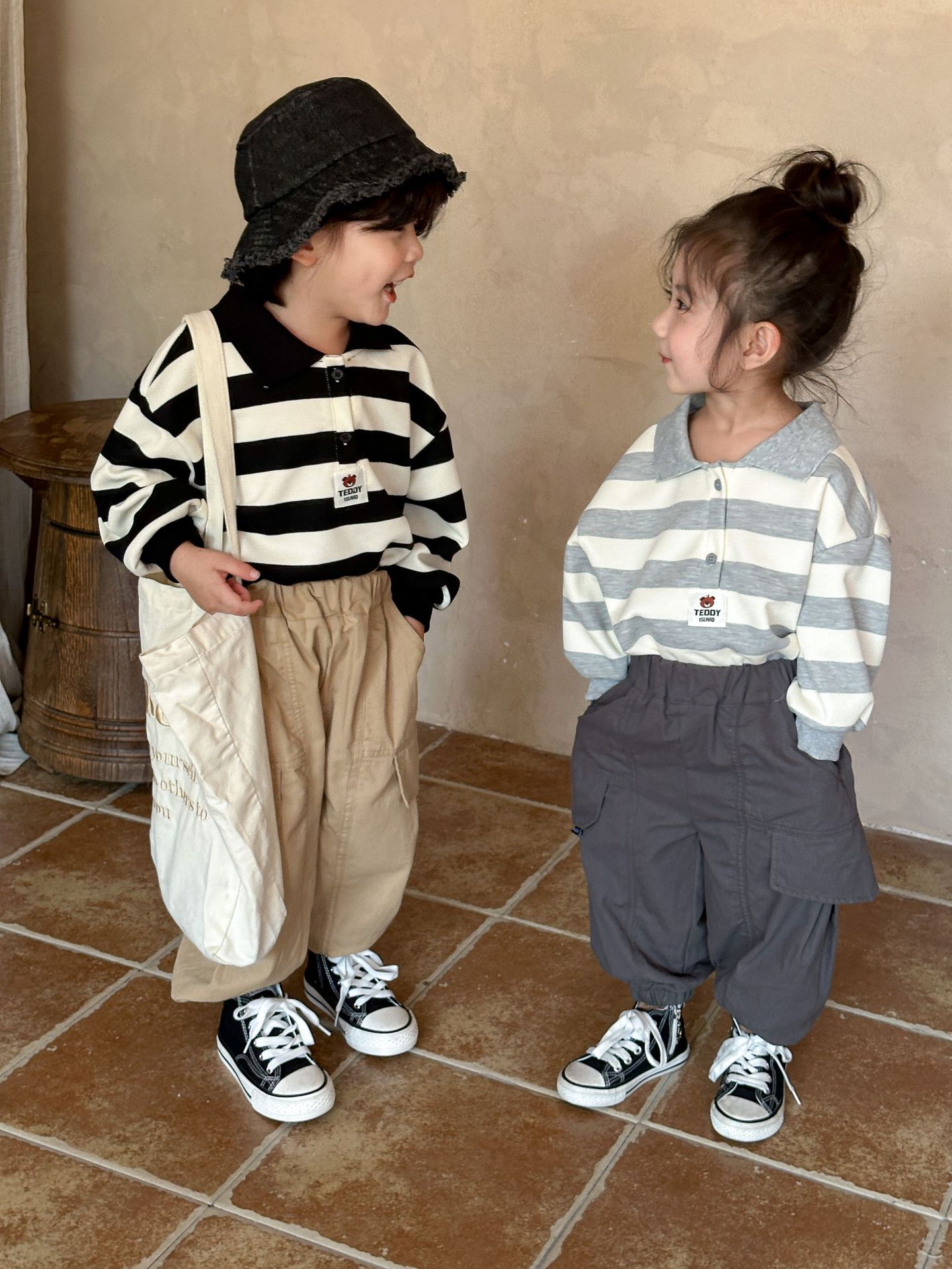 子供用肌着男の子用秋服 2024春秋新しいの女の子用ストライプ長袖シャツ 赤ちゃん用ゆったり上着