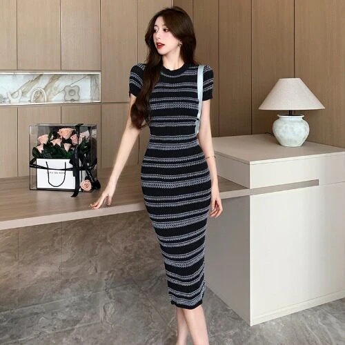 女性用 新作ストライプ ニットミディドレスフィットボディコンスタイルシーズン向け ロングワンピース