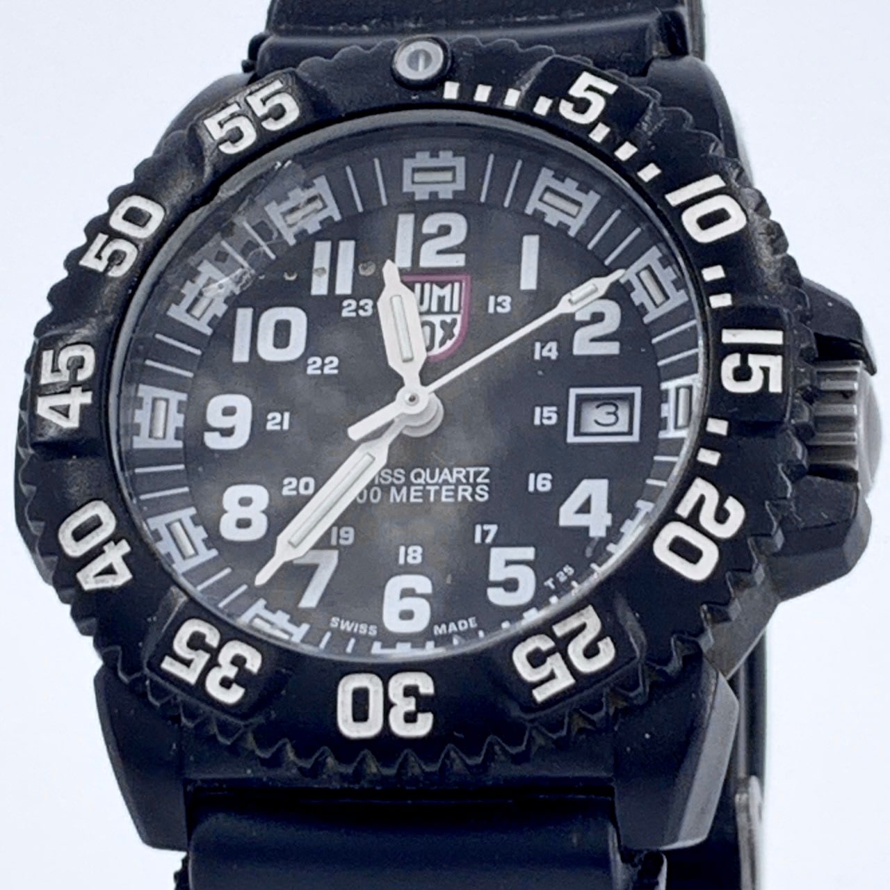 3050/3950 Navy SEAL COLORMARK 3050 SERIES ミリタリー ダイバーズウォッチ カーボンケース ブラック文字盤 白文字 デイト メンズ腕時計 20気圧防水 3針