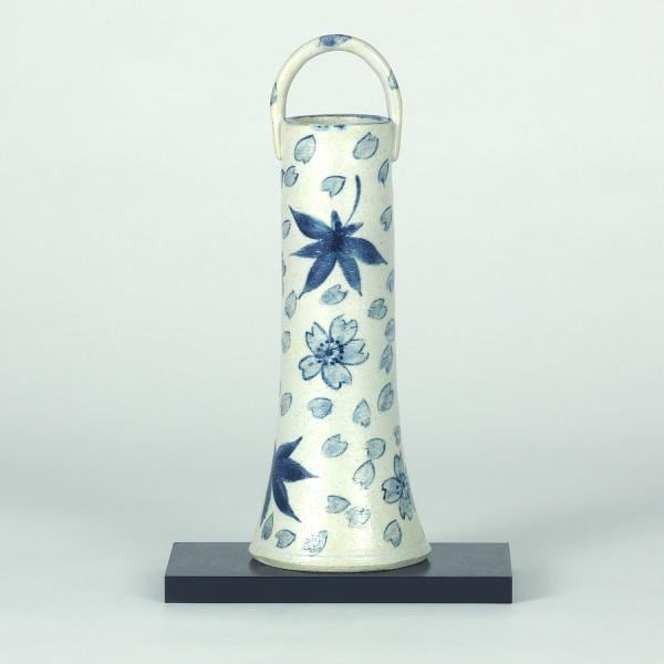 九谷焼 8号手付寸胴 染付春秋 定年 長寿祝い 周年 おじいちゃん 女の子 おばあちゃん 上場 退職祝い クリスマス お正月 お中元 暑中お見舞い