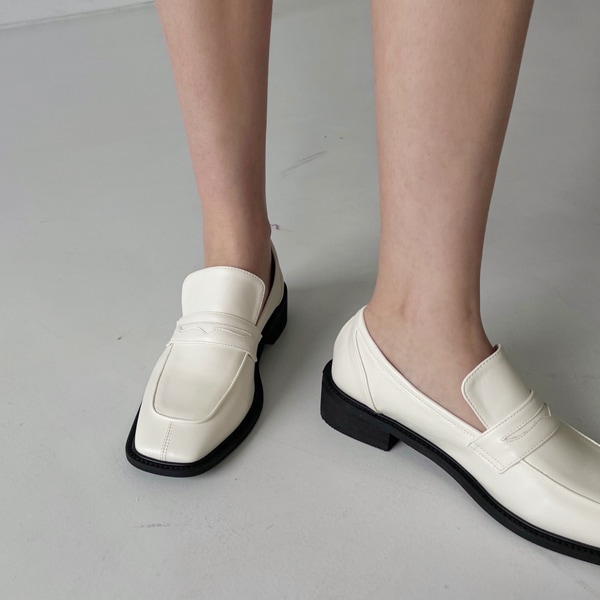 韓国ファッション クラシックスリム ガクコ マニッシュ 女子ローファー