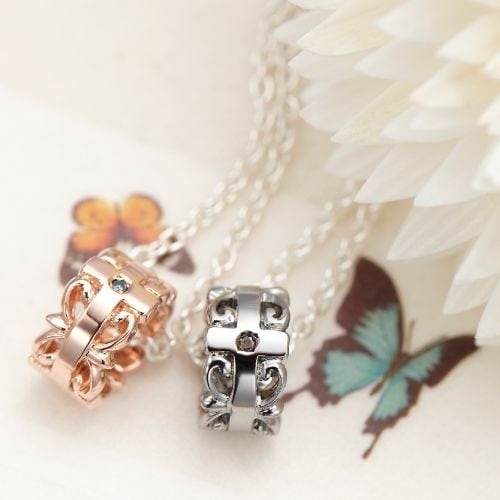 シルバー925製ユリの紋章デザインのリングネックレスペンダントアズキチェーンペアとしても宝石鑑別書カード付き01-レディース40cm/ブルーダイヤ/ピンクゴールド02-メンズ50cm/ブラックダイヤ/