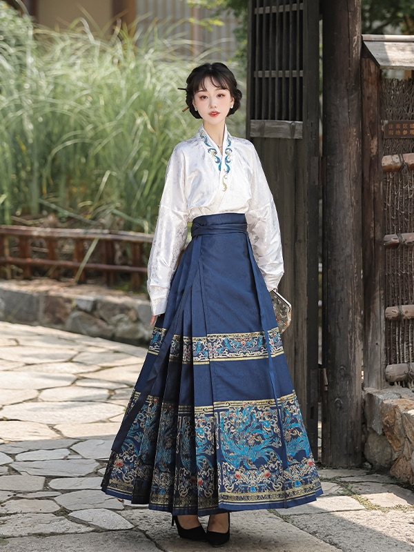 セットアップ 漢服女【鳳凰于飛】明製織金化粧花のスカートセット親友の日常