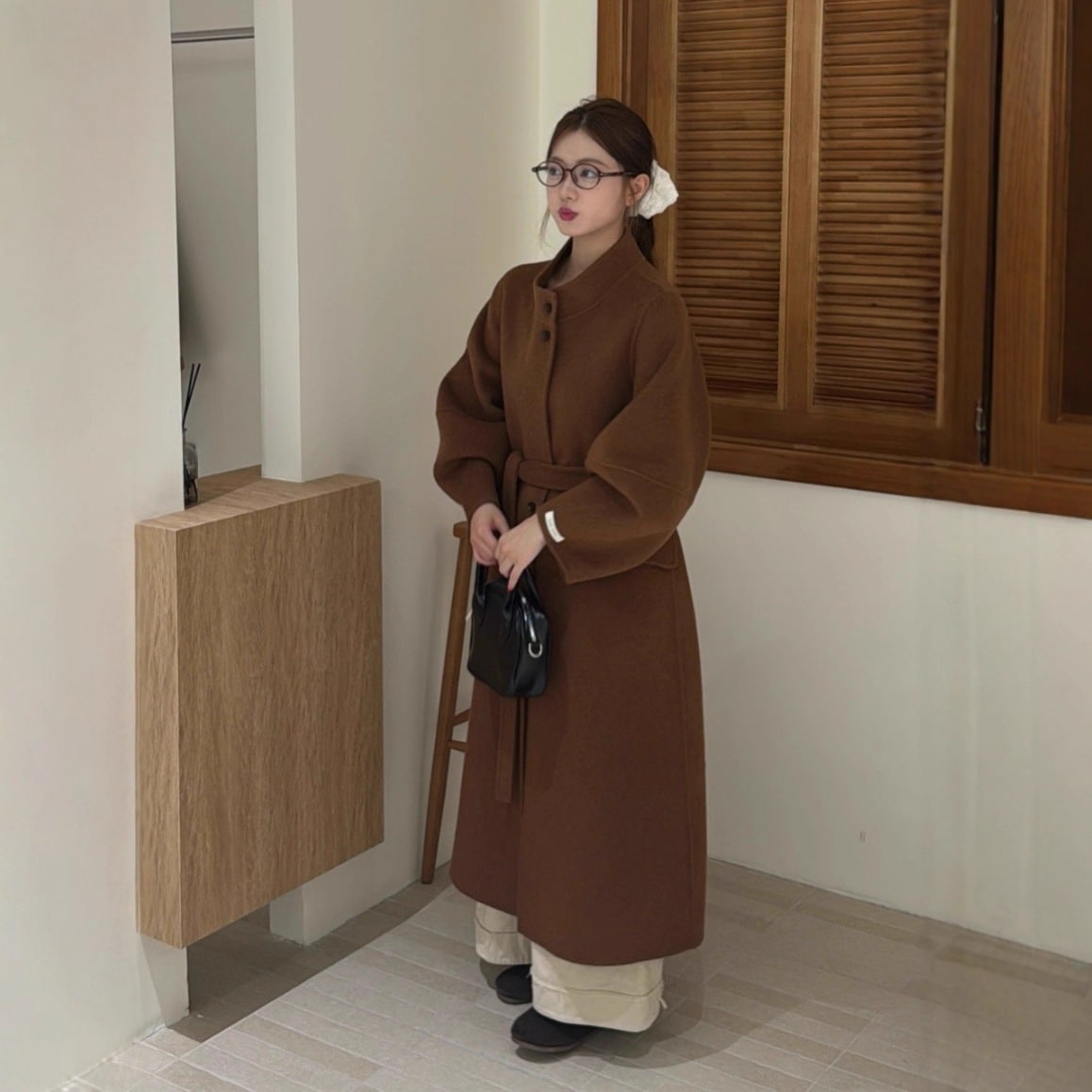 シンプルで上品なスタンドカラーのベルト付き両面ウールコートロング丈で厚手で暖かいベルト付きカシミアウールでゆったりとした韓国スタイル