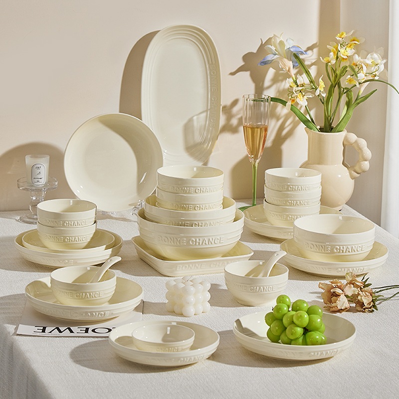 クリーミーなアンダーグレーズ色のボウルと料理の食器用品用品用食器用品用ボウルと料理のための新しいホームギフトプレートボウルギフトボックス