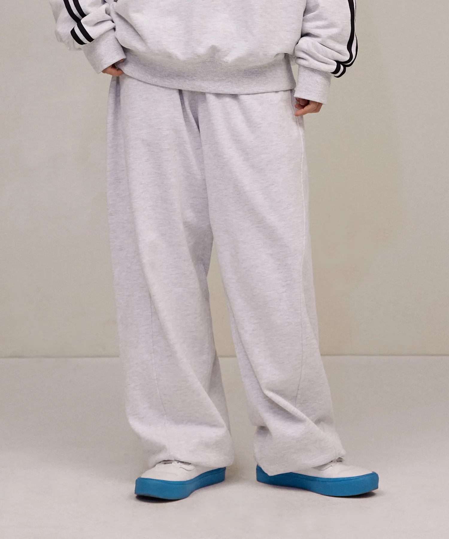ディバイドストリングスウェットパンツ-ライトグレー