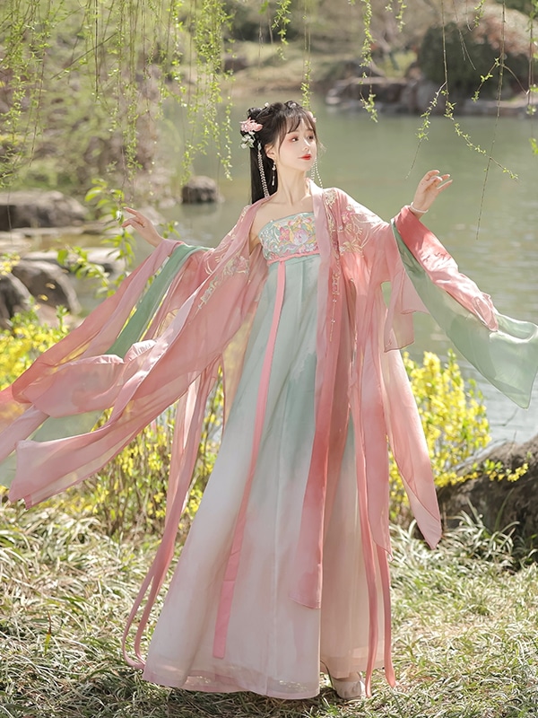 セットアップ 漢服女【含春】唐製チチホ子スカートスーツ重工刺繍春夏日常