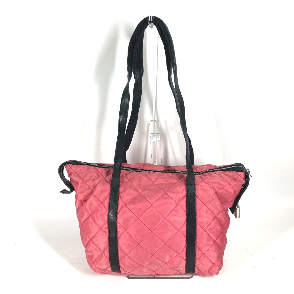トートバッグ ロゴ キルティング バイカラー トライアングルロゴ 三角ロゴ プレート ショルダーバッグ 肩掛け カバン ナイロン ピンク