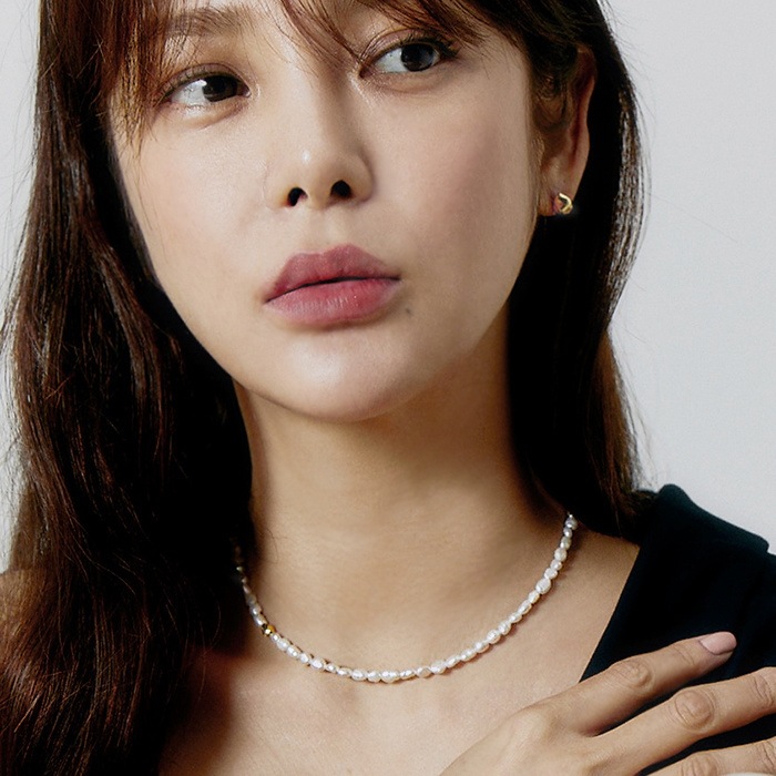 李ヒョリ着用Silhouette Pearl Necklace/韓国の人気ブランド 韓国正規品 韓国の人気商品 韓国ファッション 韓国ジュエリー デイリーアクセサリー SNSで人気 韓国ファッション