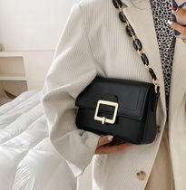 3色 ショルダーバッグ レディース ミニバッグ 肩掛け 斜めがけ 小さめ おしゃれ お財布 スマホ チェーン スクエア コンパクト 大人可愛い きれいめ シンプル 大人 上品 おしゃれ クラシカル エ
