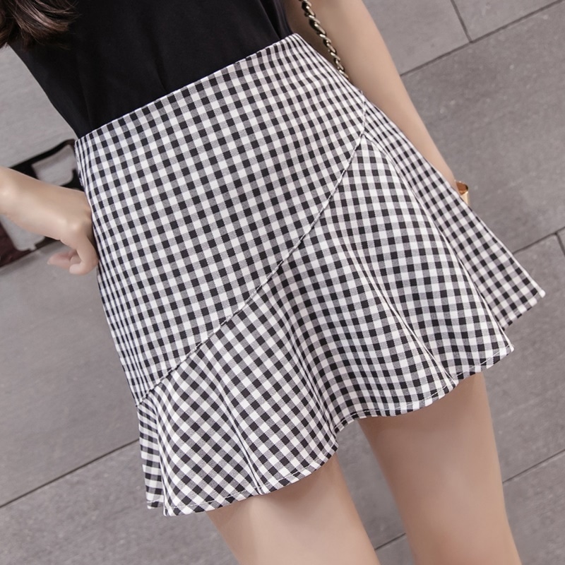 3011.大きいサイズも ハイウエスト チェック柄フリルミニ丈スカート（ブラック） 100,000円
