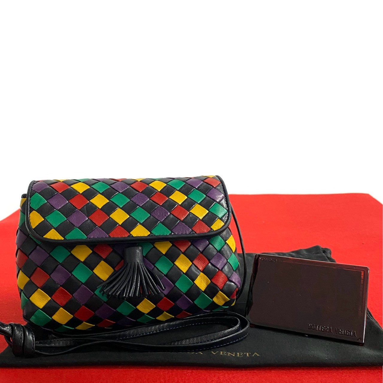 イントレチャートショルダーバッグ レザー ブラック 98851