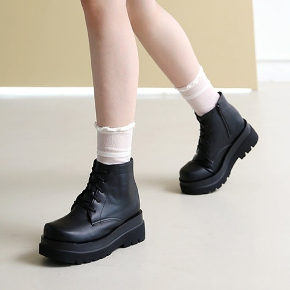 [Ninas Paris] レースアップ6cmチャンキーヒールアンクルブーツ