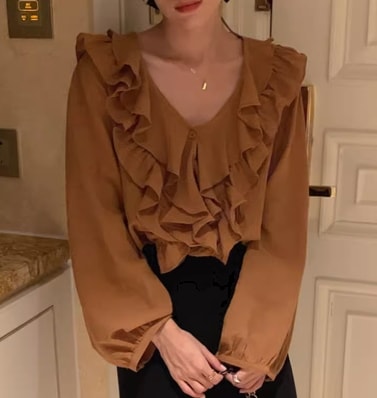 レディース トップス シャツ ブラウス ミモレ 長袖 パフスリーブ Vネック 襟付き スリム フェミニン シフォン フリル ふわふわ ボタン 薄手 大人可愛い おしゃれ こなれ感 ルーズ モード系