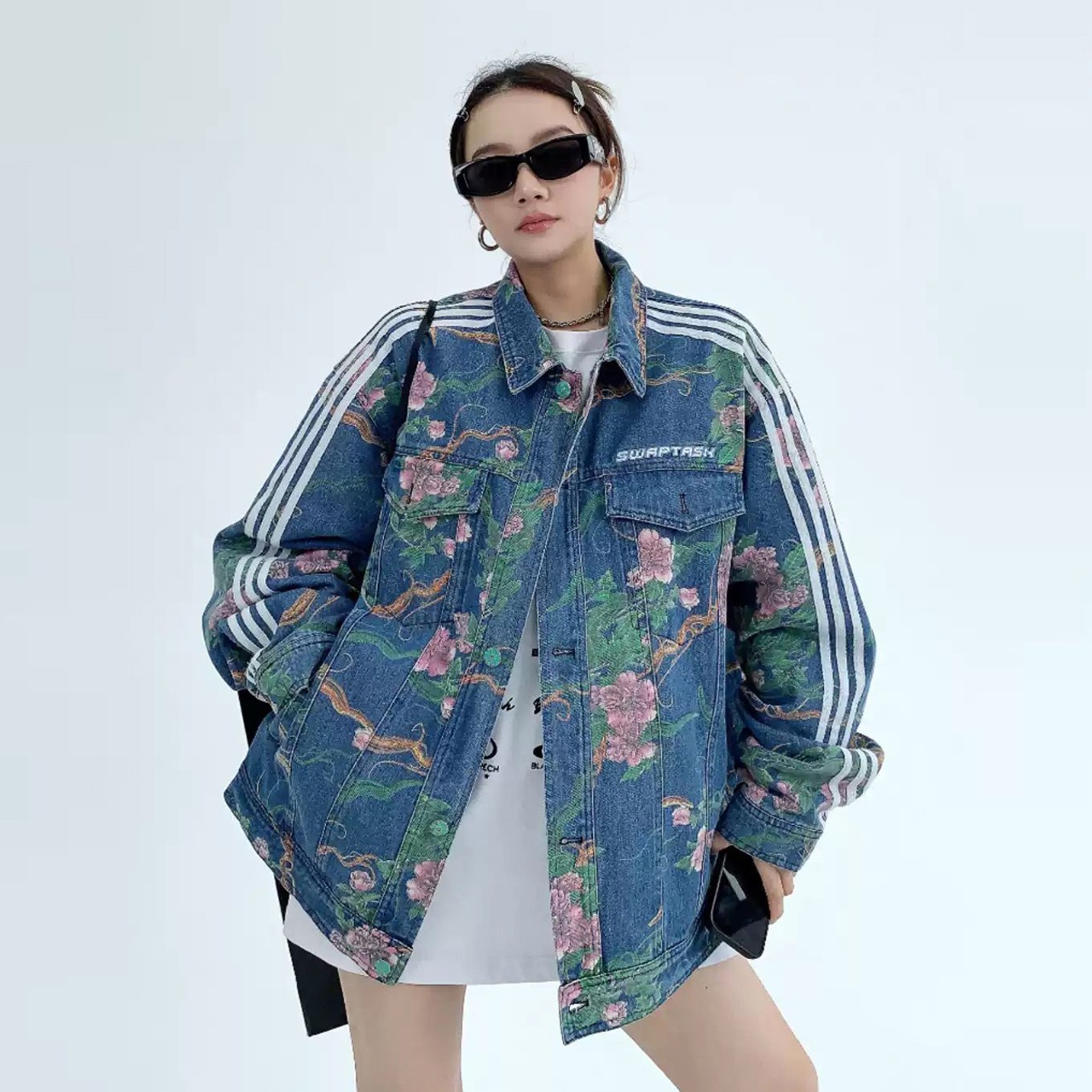 フローラルデザイン デニムジャケット レディース トップス コットン かわいい カジュアル おしゃれ レトロ こなれ感 個性的 花柄 春 秋 デート お出かけ 休日 カフェ M L XL 2XL