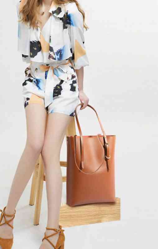 トートバッグ レディース 縦型 ミニトート 本革 軽量 通勤 春 レザー革 かばん キャンバス 肩掛け A4 ビジネス レザー 小さめ 黒 本革 革 大きめ 布 バッグ 秋 ブランド 冬 夏 ショルダ