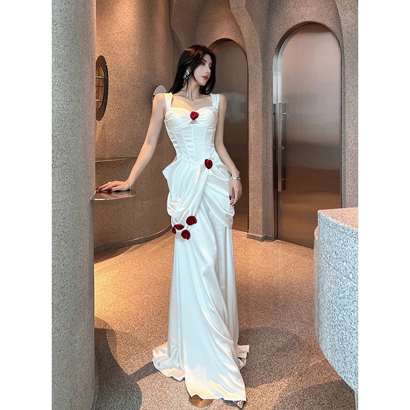 パーティードレス 豪華な立体花ホルタープリーツロングイブニングドレスドレス