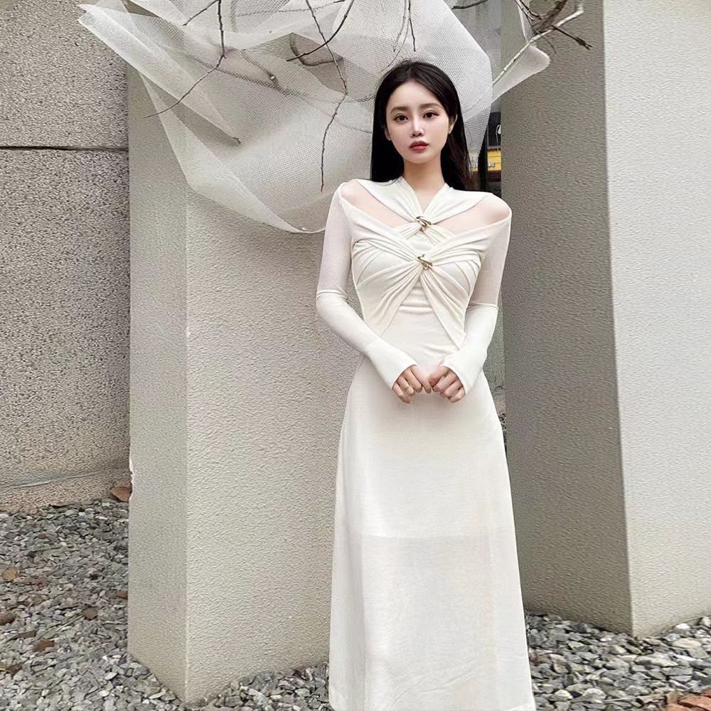 インターネットセレブファッションハイエンドホワイト優しくエレガントなフレンチレトロニットドレスニッチデザインインナーウェアB44