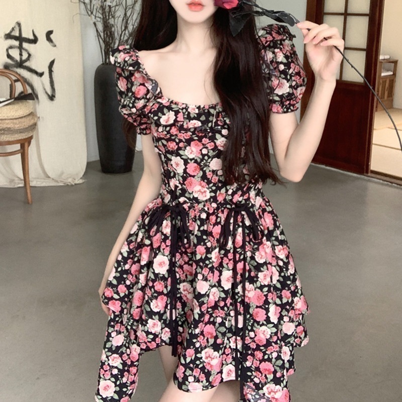 プチティーブレークスクエアネック花柄ショートドレスサマービッlグサイズセクシーバブルスリーブネクタイ不規則なドレス
