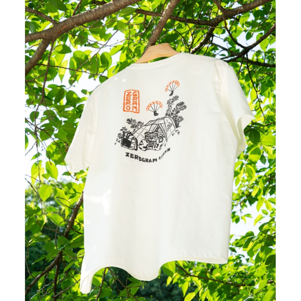 ゼログラム [ゼログラム×サン] タイガーインザテントグラフィックTシャツ
