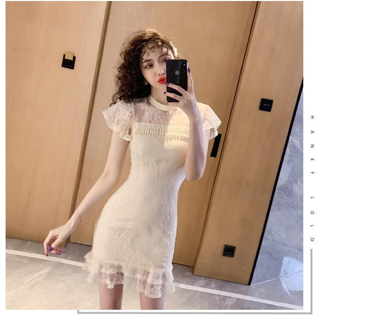 ワンピース ミニ丈 袖あり 半袖 萌袖 袖コンシャス ラウンドネック スリム タイト 細身 切り替えデザイン レース フリル ファスナー かわいい 上品 おしゃれ お洒落 大人可愛い 存在感 無地 夏