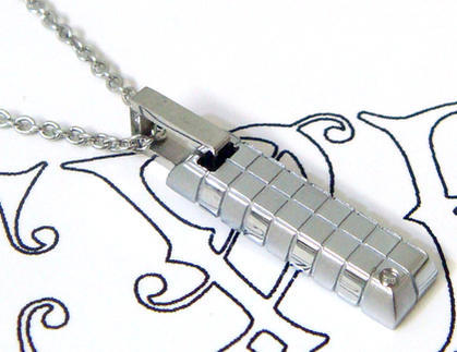 EVE送料無料イヴダイヤモンドネックレス/ステンレスアクセサリー/プレゼント/ギフト/アクセサリー