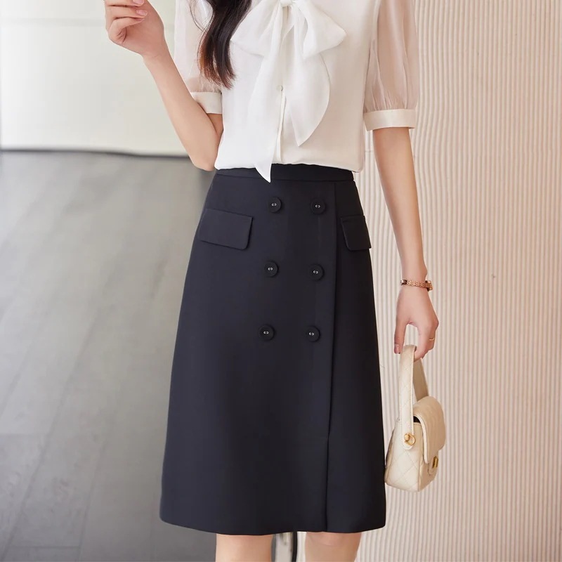 脚魅せミニスカート23春夏の新型ファッション通勤スカートのデザイン感スーツスカート30%制限