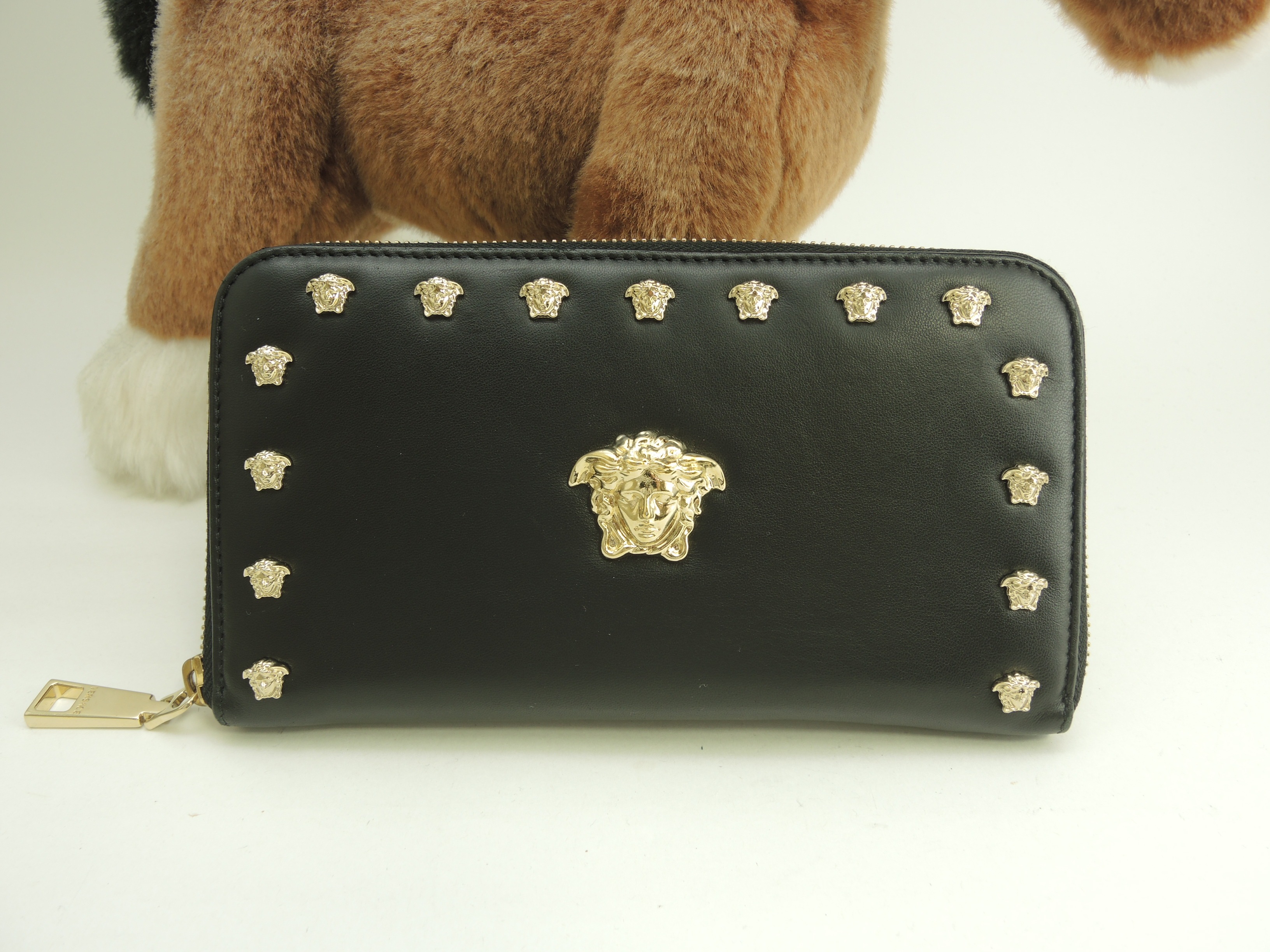 ロングウォレット メドゥーサ レザー黒 ラウンドジップ長財布 美品@ 14