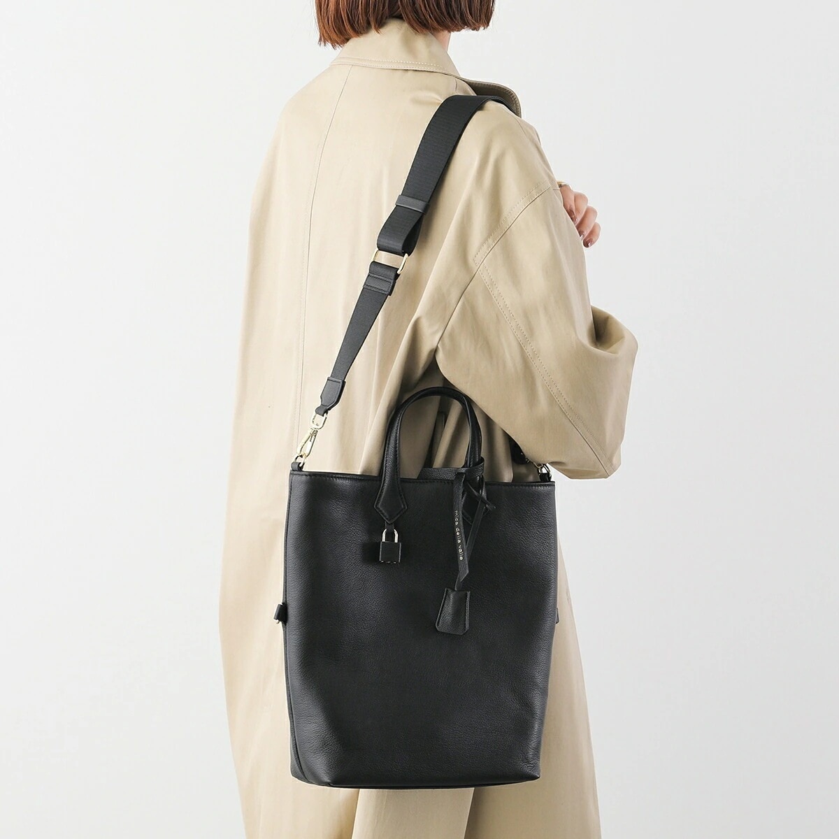 mica della valle ミカデラヴァッレ ショルダーバッグ Monica tote モニカトート JAG-0094 レディース ハンドバッグ クラッチ レザー 鞄 BLACK