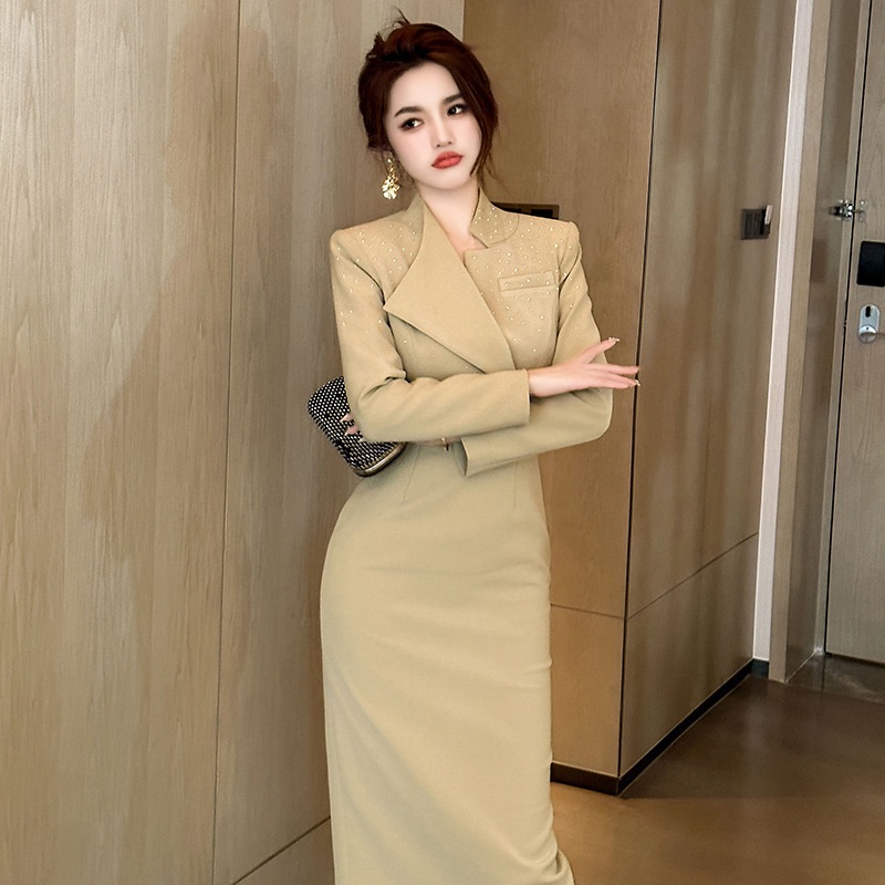 2024秋の新型婦人服重工ドリルスタンドカラーデザイン感通勤職業修身ワンピースファッション50708