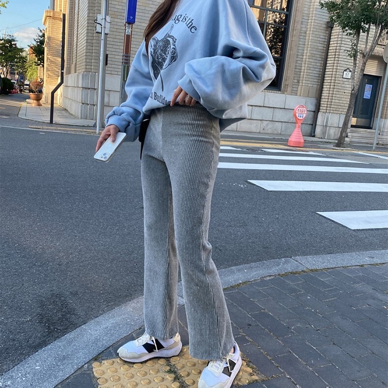 ボトムス パンツ ワイドパンツ 膝下 アンクル丈 セミフレア ゆったり コーデュロイ かわいい 大人可愛い シンプル カジュアル 大人 おしゃれ お洒落 かっこいい レトロ アジアン エスニック