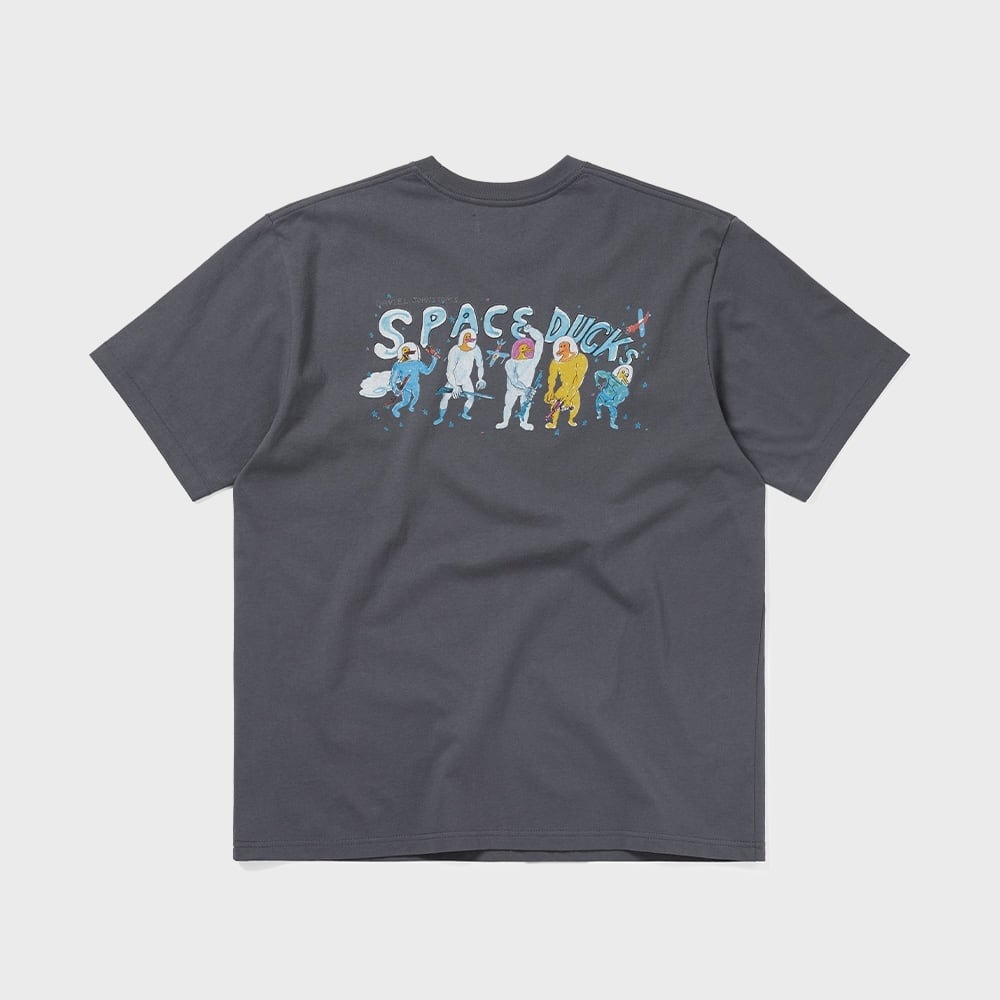 ディス・イズ・ネヴァー・ザット TNT ダニエル・ジョンストンスペースダックス T シャツダークグレー