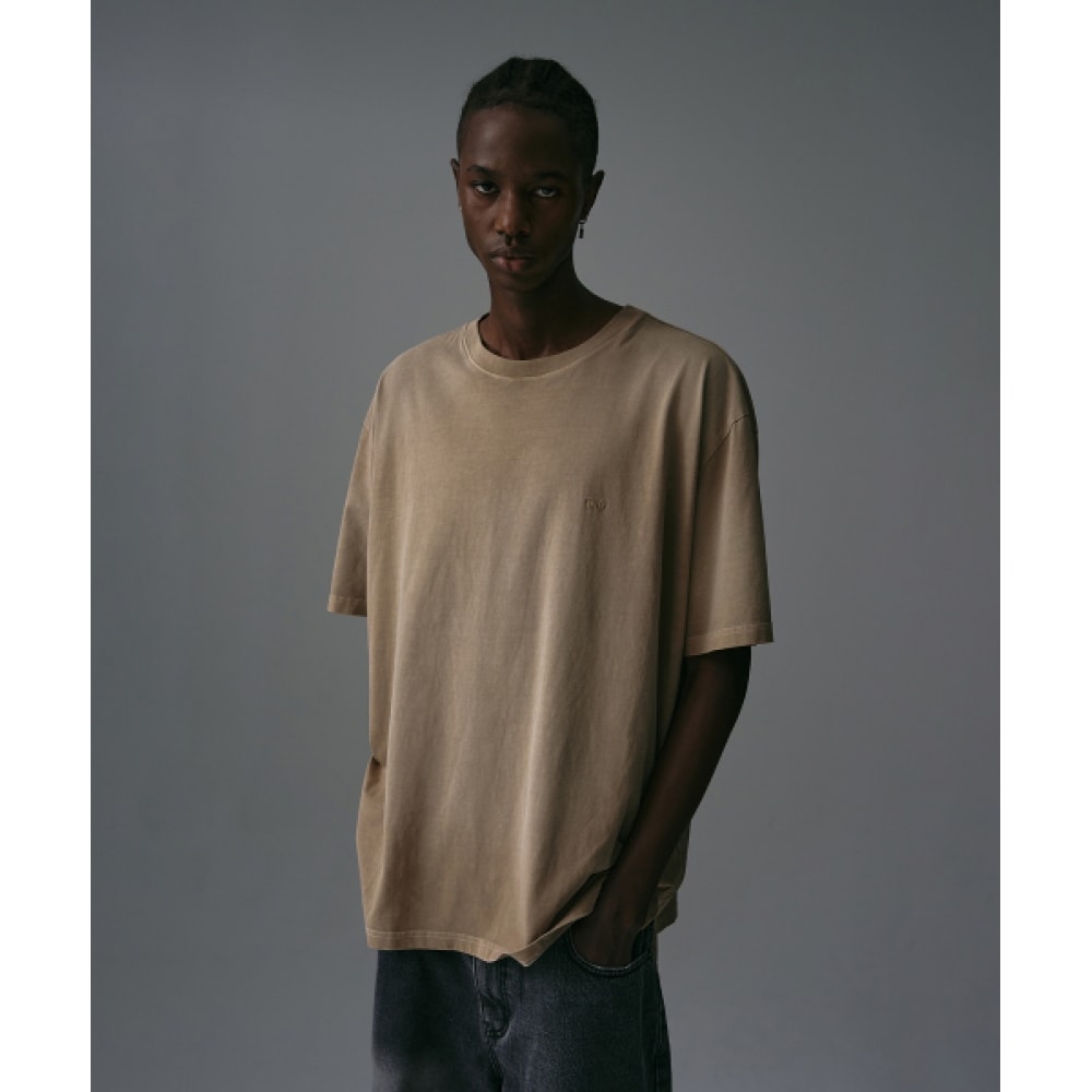 アンチプラットフォームサンブリーチレギュラーフィットTシャツ (ベージュ)