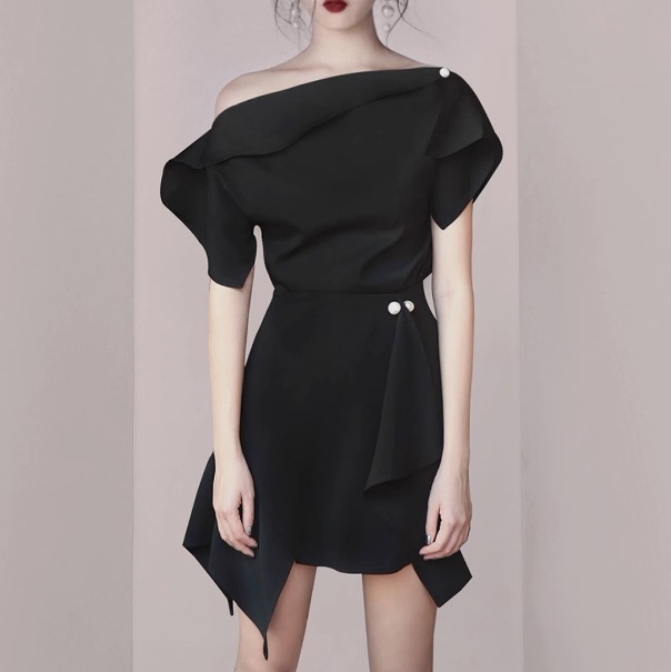 レディース ツーピース ミニ 半袖 ワンショルダー アシンメトリー ボタン 肩出し かわいい 大人可愛い きれいめ カジュアル 上品 おしゃれ かっこいい こなれ感 マニッシュ ガーリー モダン