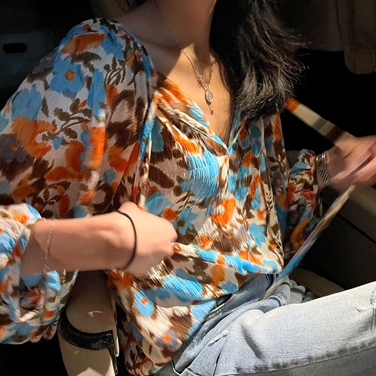 レディース トップス ブラウス 7分袖 Vネック フェミニン ストリート リボン かわいい 大人可愛い シンプル カジュアル 上品 おしゃれ こなれ感 ガーリー ラブリー キュート ナチュラル 花柄