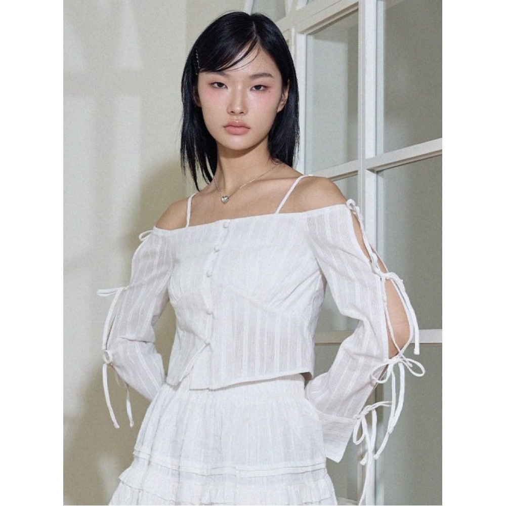 ITOV ソウルオフショルダーリボンブラウス 7,125円
