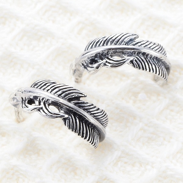 メンズスタッドピアス シルバー925 シルバー 両耳 フェザー 羽 リング ハーフリング シンプル 燻 いぶし銀 シルバーアクセサリー シンプル シック クール デイリー