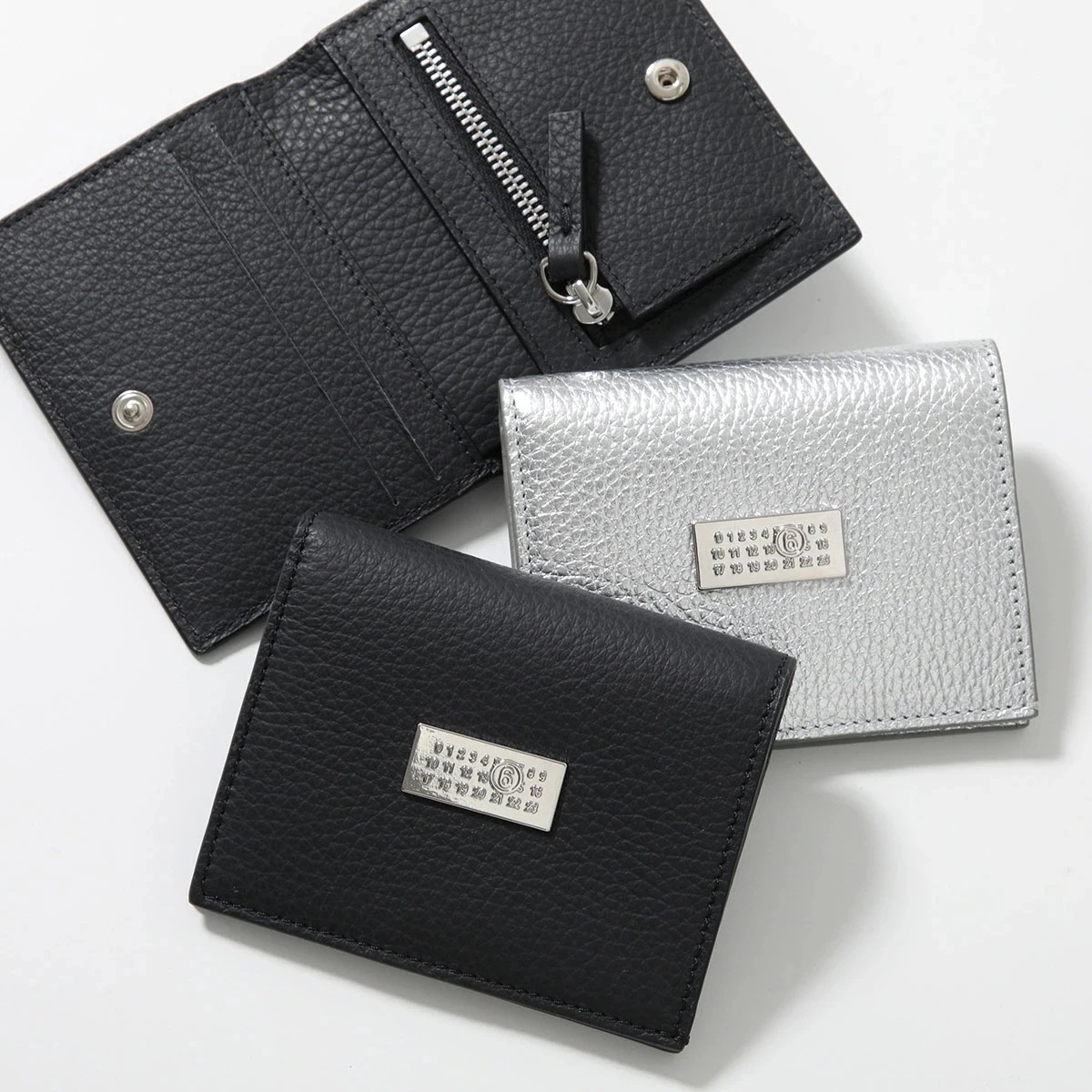 MM6 エムエムシックス メゾンマルジェラ 二つ折り財布 SA5UI0015 P8336 P8395 メンズ レザー ミニ財布 ナンバリングロゴ カラー2色 SA5UI0015P8336T8013