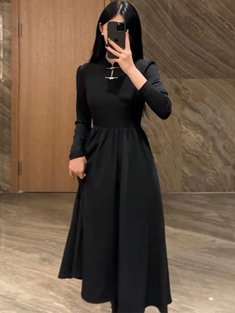 フランスのドレープロングドレスのヘップバーンスタイル黒の長袖ドレス子供の2023新しい初秋シニア感覚