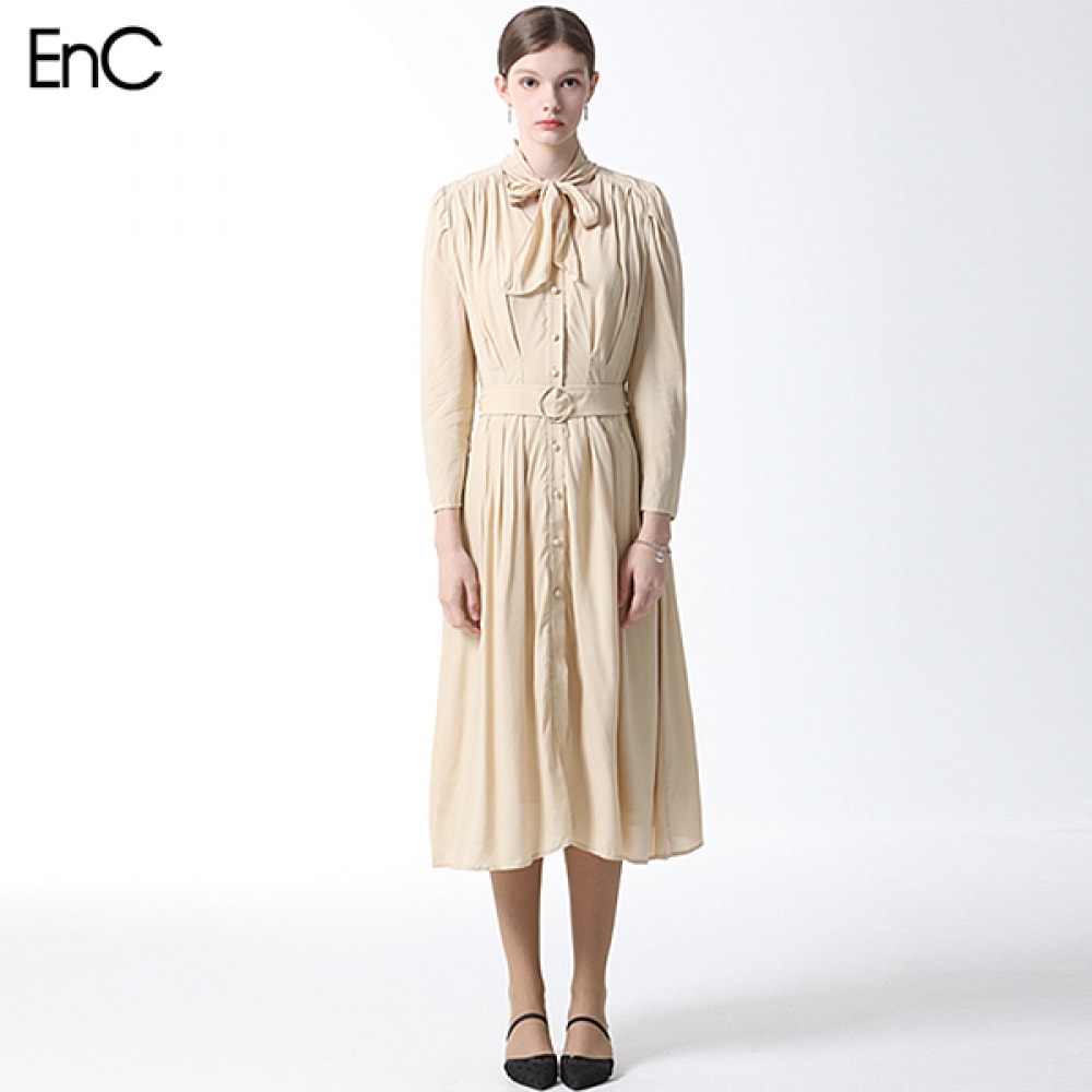 (E&C) レニーベルト付きロングドレス (価格:499,000ウォン)