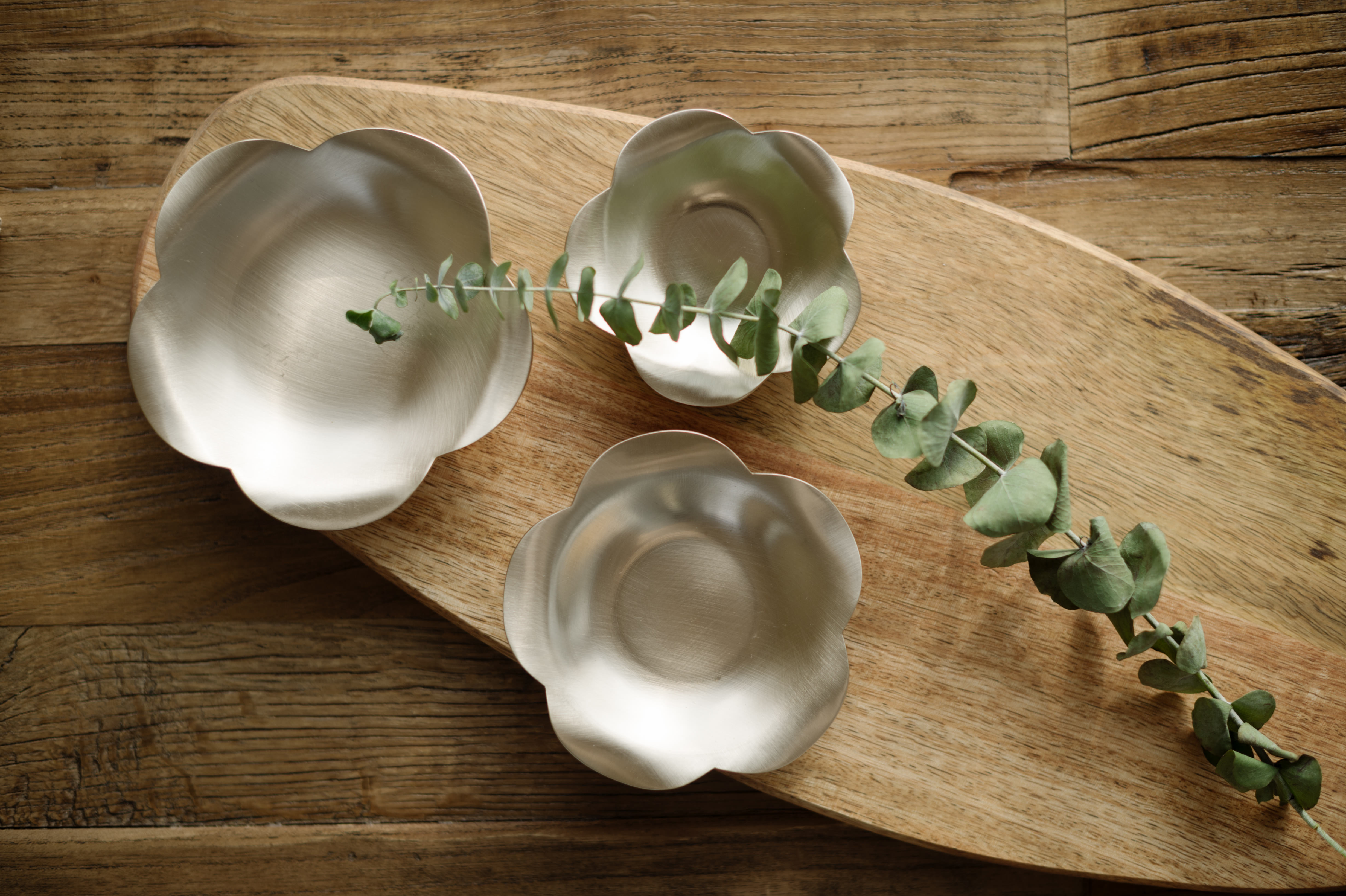 [Notbichae] 韓国プレミアム伝統食器真鍮製品 デザートプレート - フラワープレート Bangjja Yugi