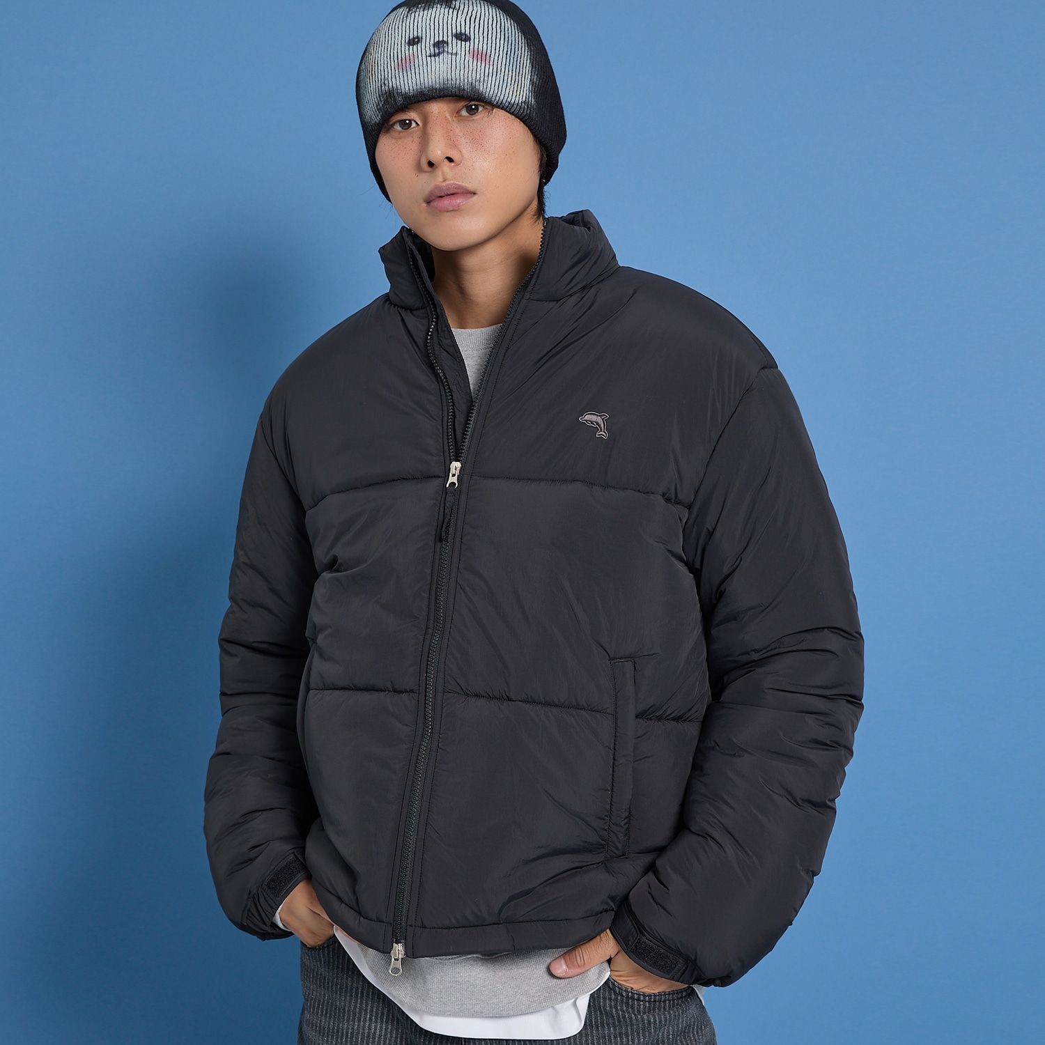 Dolphin Embroidery Short Padding BLACK