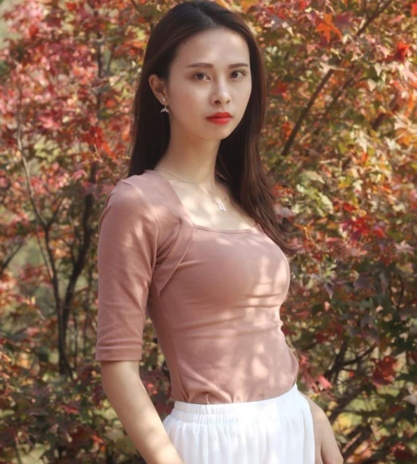 トップス デート Tシャツ カットソー 五分袖 スクエアネック スリム タイト 可愛い きれいめ 上品 おしゃれ かっこいい 可愛い ラブリー キュート ガーリー クール モード系 セクシー