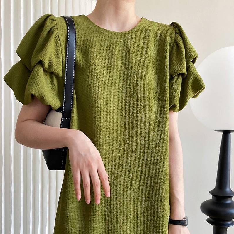 ワンピース ミモレ丈ワンピース 半袖 パフスリーブ ラウンドネック ミモレ丈 バックスリット かわいい 大人可愛い きれいめ シンプル カジュアル 上品 おしゃれ かっこいい 大人女子 こなれ感