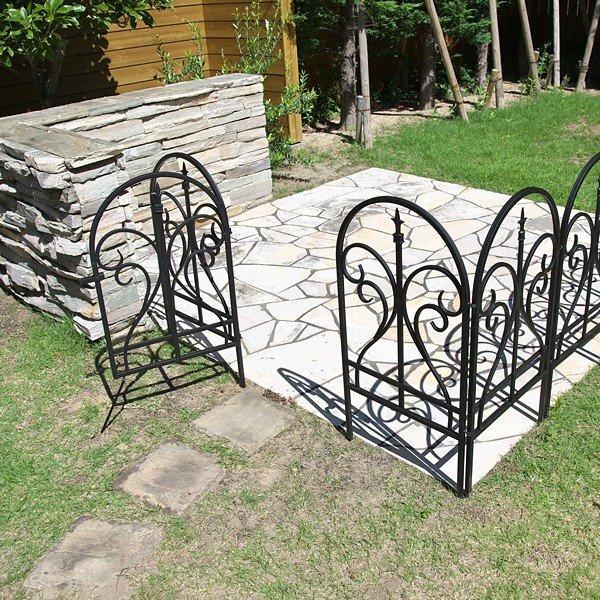 フェンス アイアンフェンス 庭 外構 柵 ゲート 門 ドア 扉 ガーデンフェンス 枠 白 ホワイト 黒 ブラック 仕切り 囲い 園芸 花壇 目隠し アンティーク おしゃれ