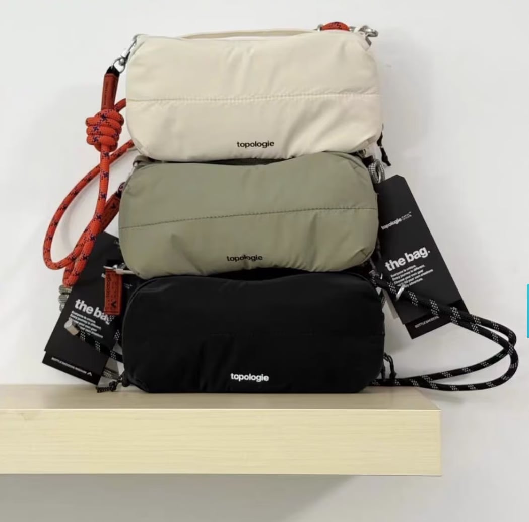 Topologie ボトルサコッシュ ストラップ付き ショルダーバッグ