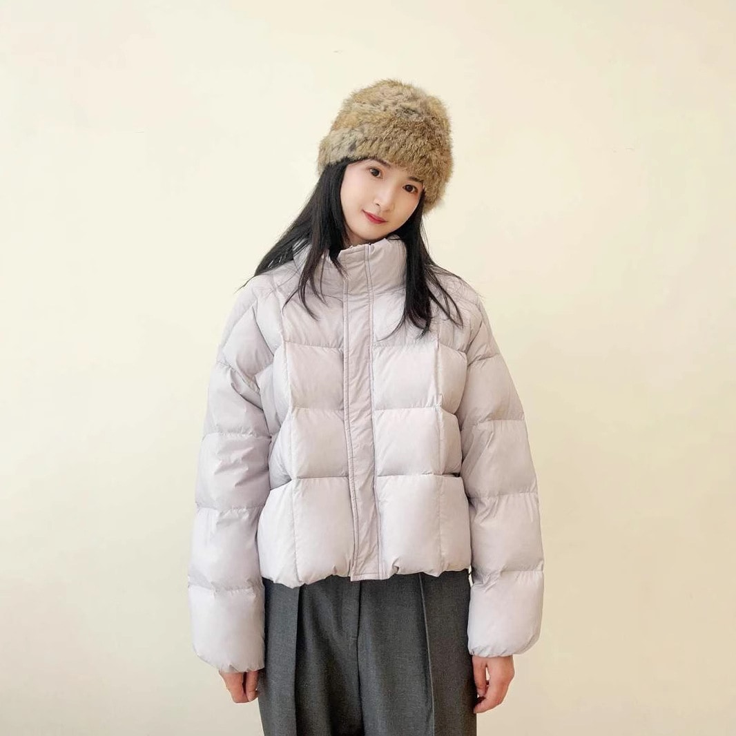 平湖ダウンジャケットの女性の 2025 年冬新作ホワイトダックダウンショートスタイル外国風厚みのある高級ジャケット人気