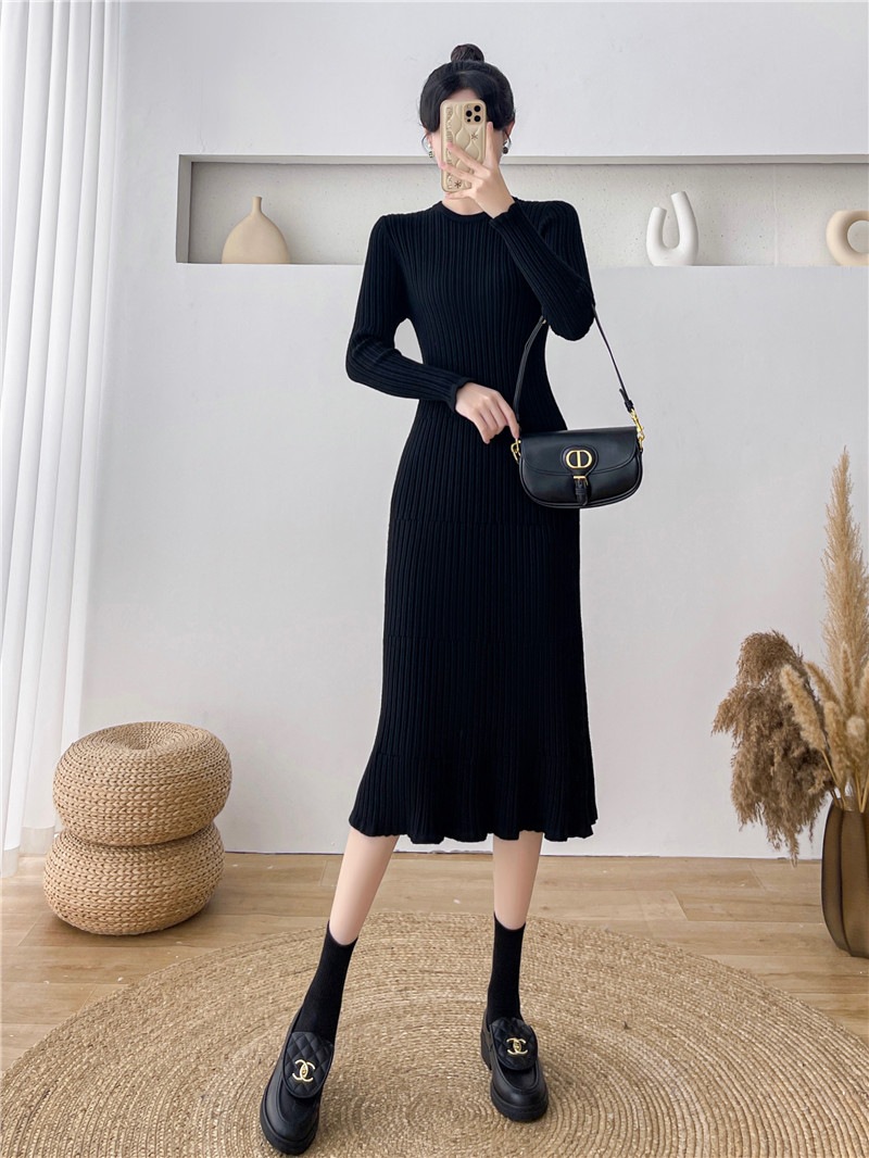 秋と冬のセーターワンピースレディース年緩い長袖インナーボトム膝丈ニットドレス