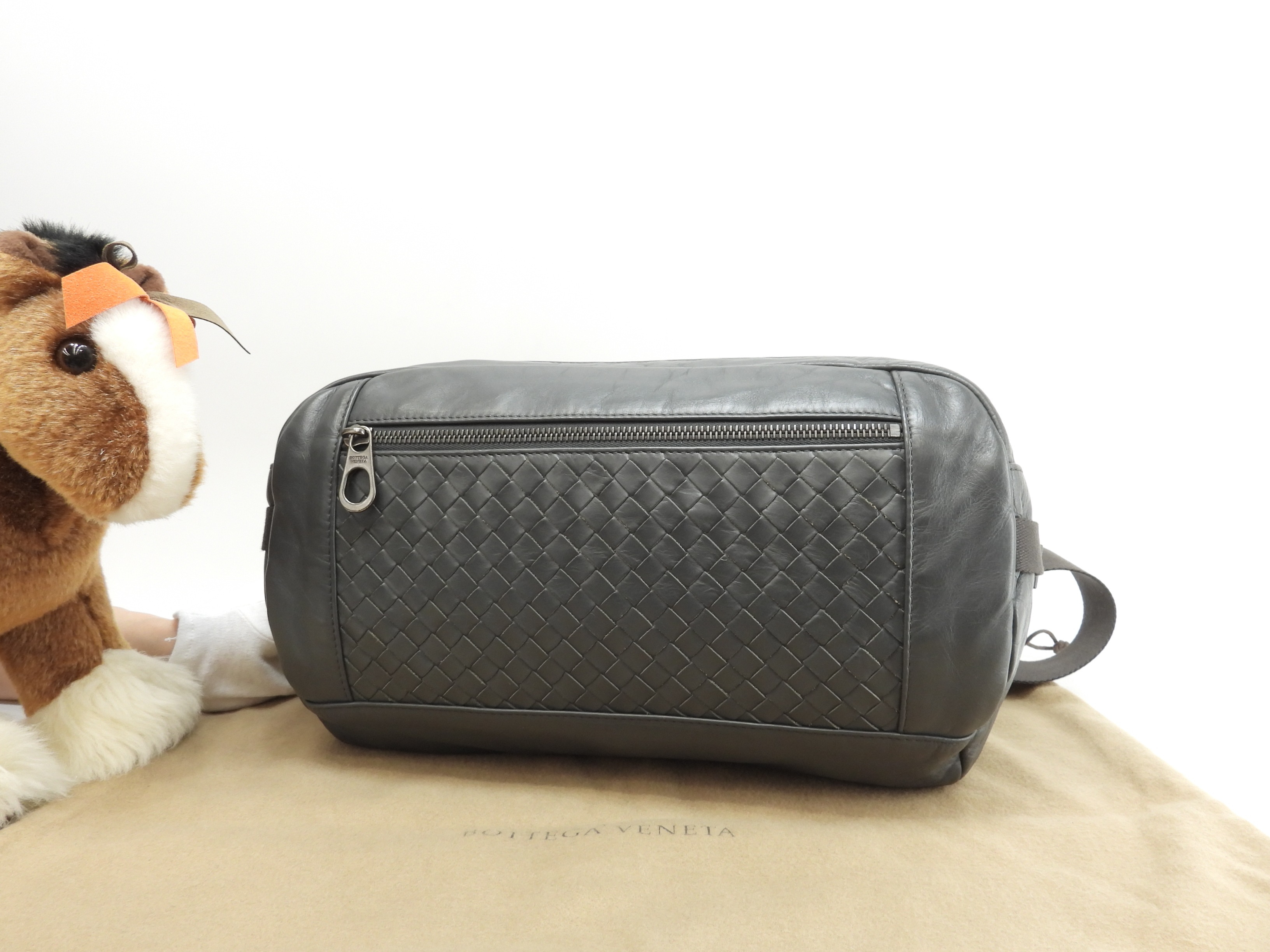 ボディバッグ大 イントレチャート レザー灰 ウエストバッグ 極美品@B04047843D