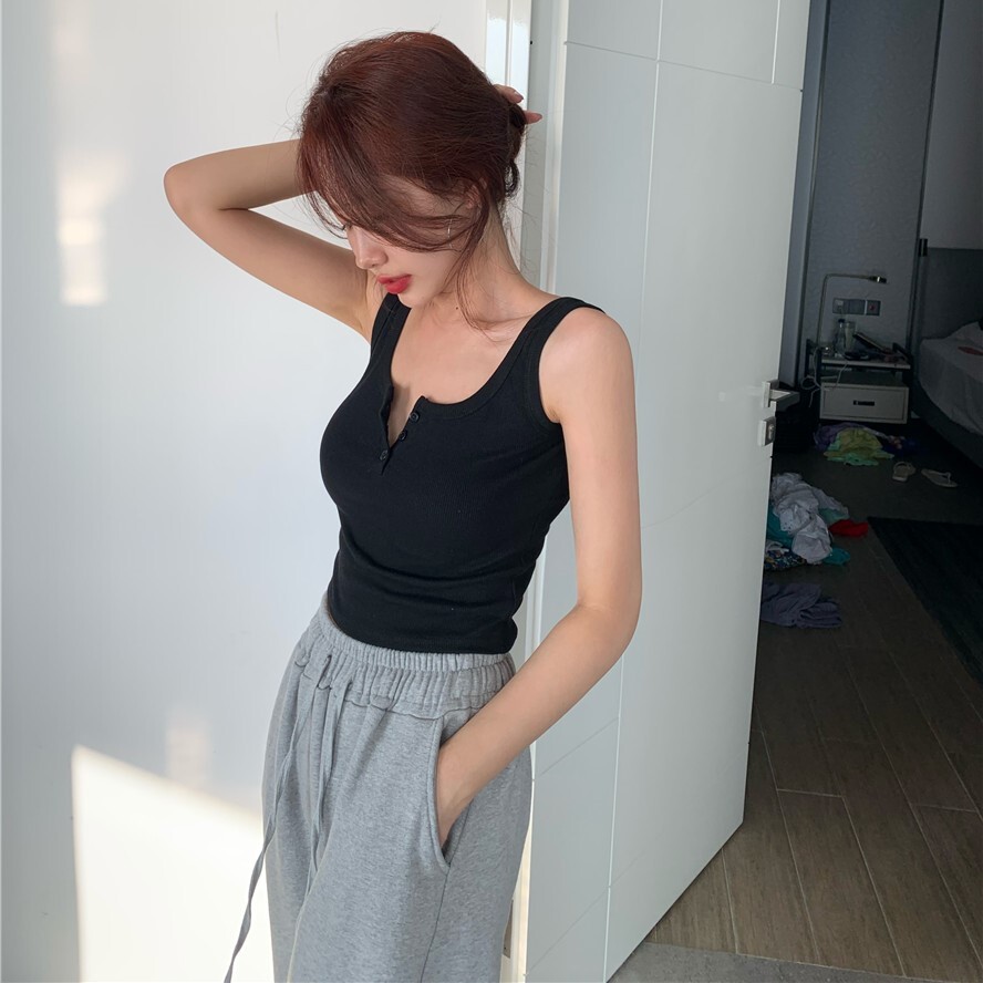 トップス カットソー 袖なし ノースリーブ スクエアネック スリム タイト 細身 Iライン 薄手 かわいい 大人可愛い シンプル カジュアル おしゃれ お洒落 エキゾチック 大人可愛い 大人女子 ラフ